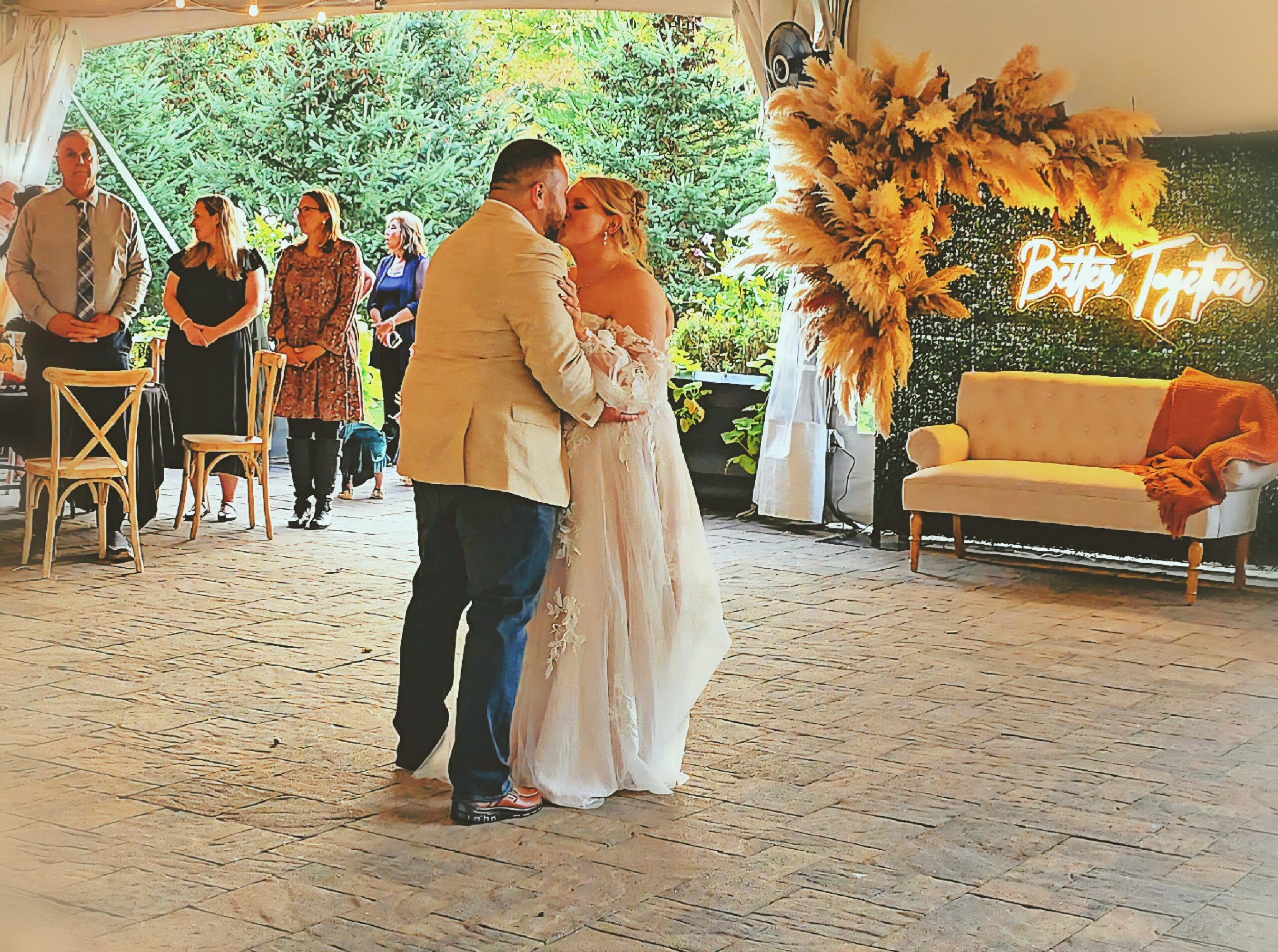 Slater-LaBuz Kiss Cam