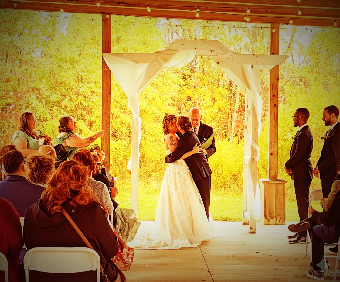 Guthrie-Noss Kiss Cam