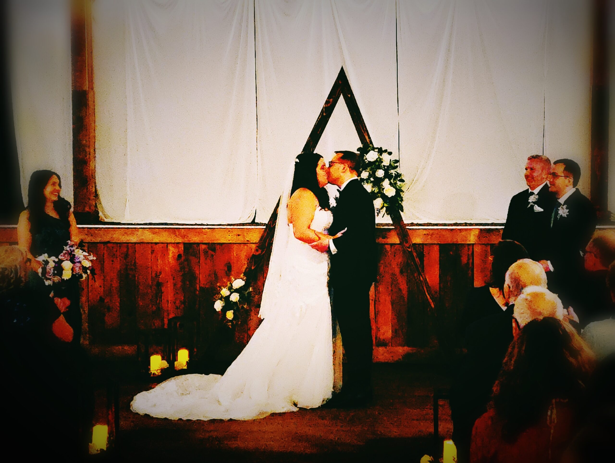 Sagazio-Raut Kiss Cam